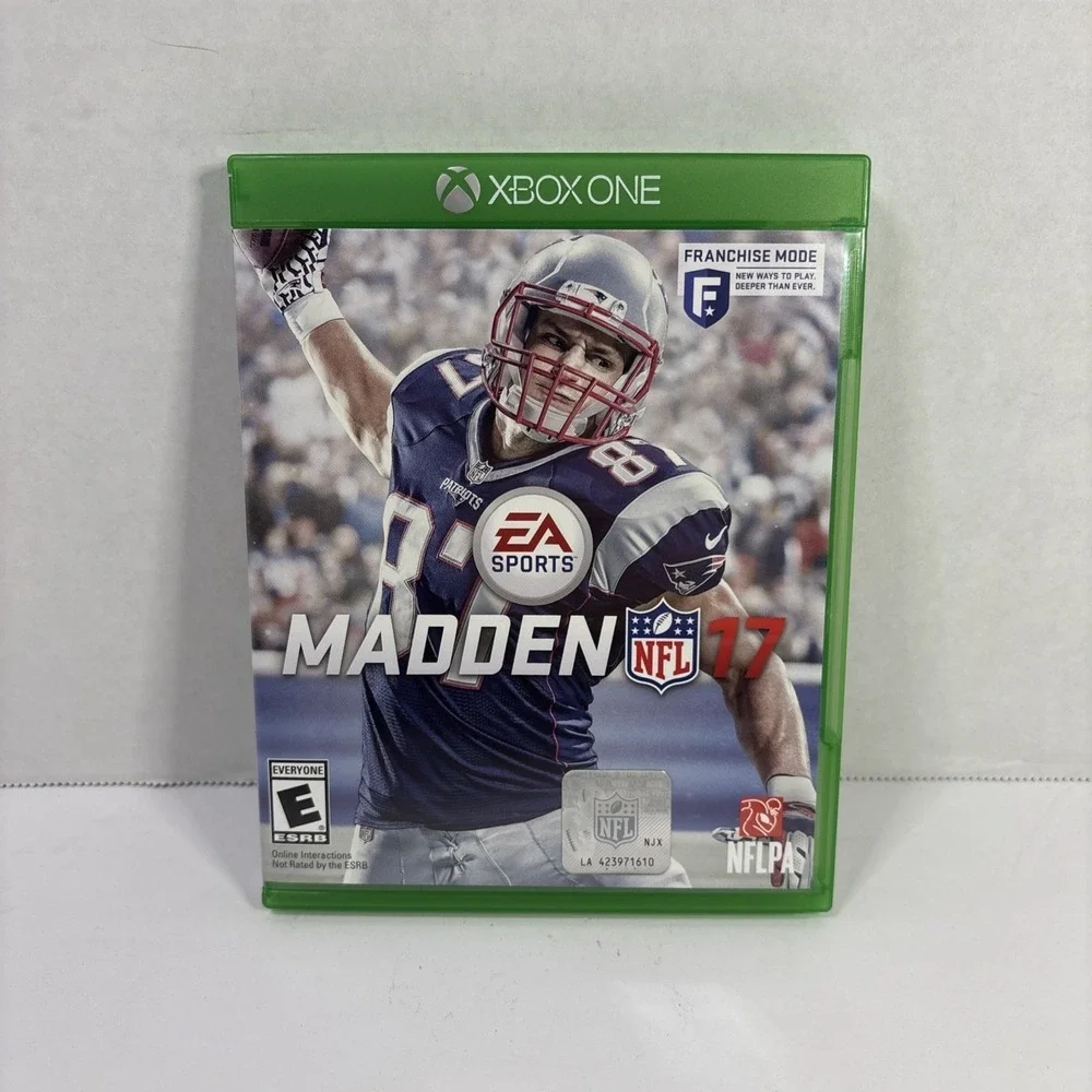 Madden NFL 17 Xbox One EA Sports Football Game Rob Gronkowski Cover CIB